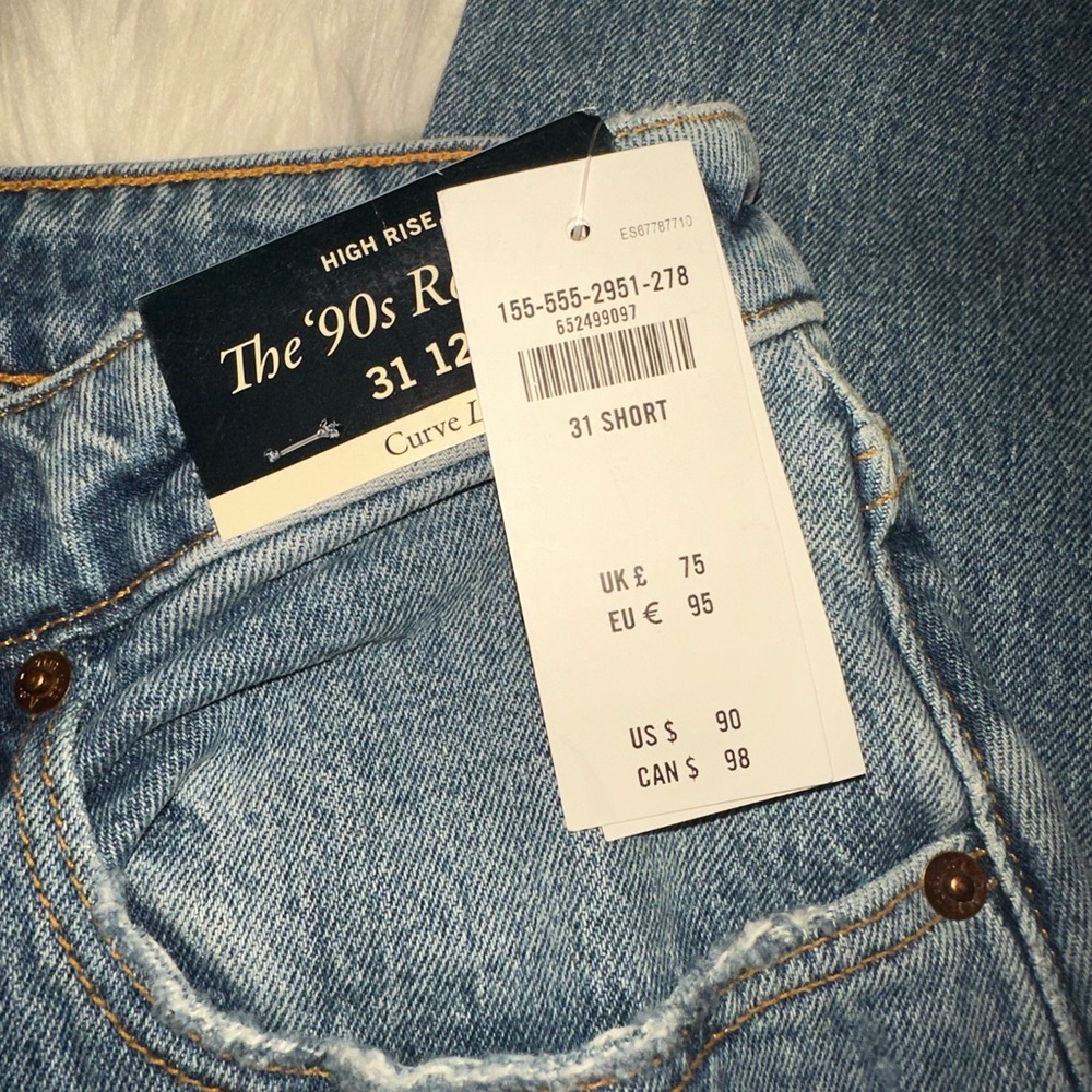 Abercrombie & Fitch ‘90s Relaxed Curve Love high rise jeans. Brand new w/tags.